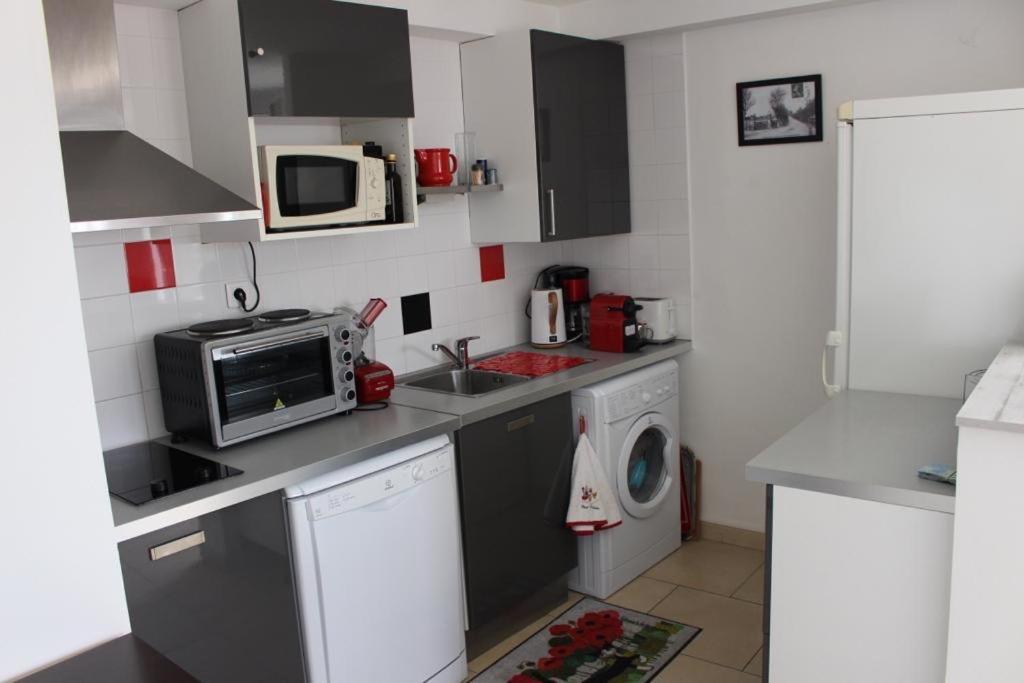 T2 Coquet Le Lavandou Plein Centre Vue Mer Exceptionnelle. Apartment Екстериор снимка