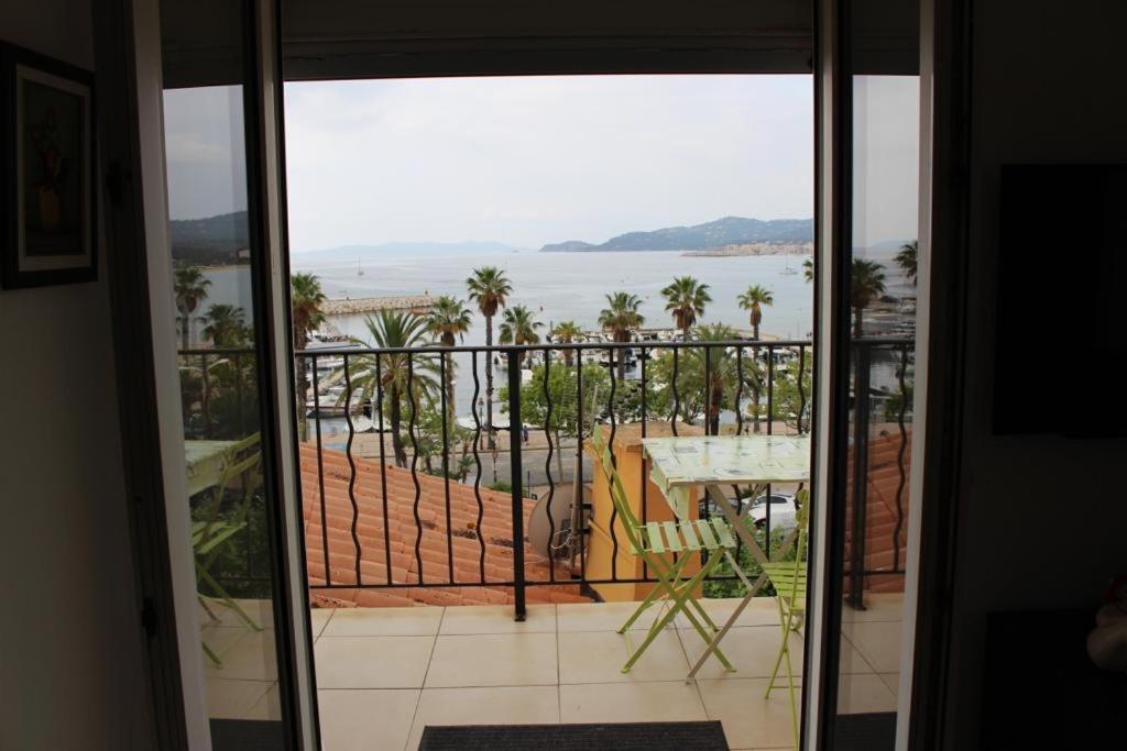 T2 Coquet Le Lavandou Plein Centre Vue Mer Exceptionnelle. Apartment Екстериор снимка
